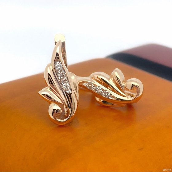 Золотые серьги с бриллиантами 585пр. вес: 2,83гр