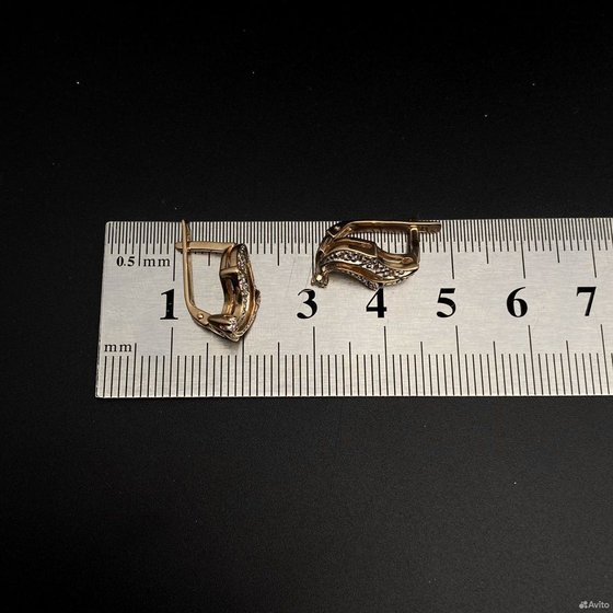 Золотые серьги с камнями 585пр. вес: 3,71гр