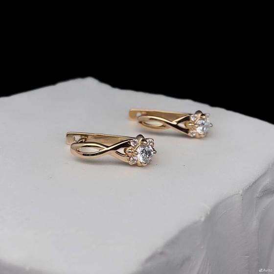 Золотые серьги с камнями 585пр. вес: 1,98гр