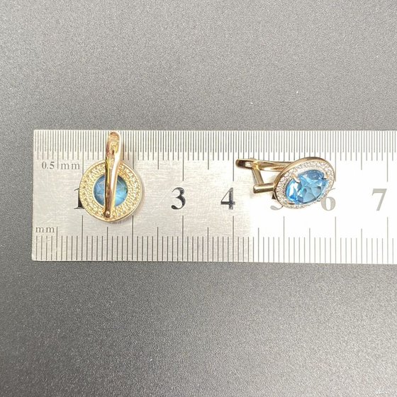 Золотые серьги с камнями 585пр. вес:4,13гр