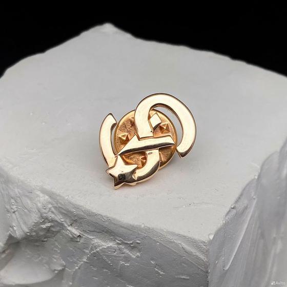 Золотая брошь 585пр. вес: 2,96гр