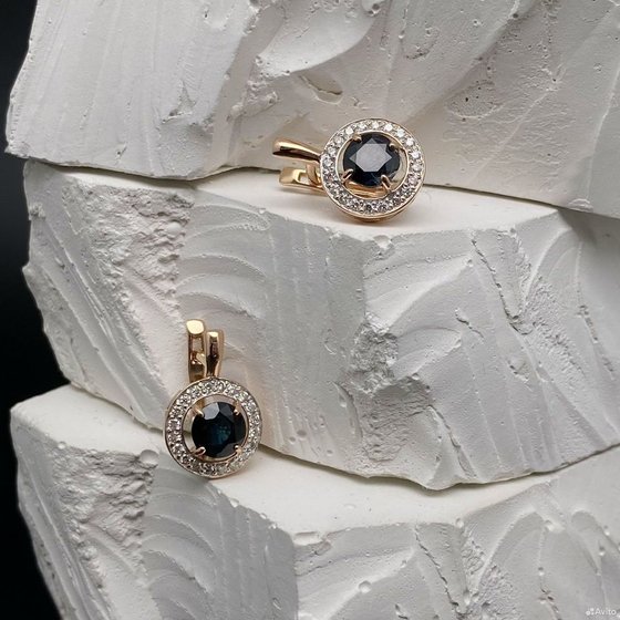 Золотые серьги с бриллиантами 585пр. вес :3,86гр