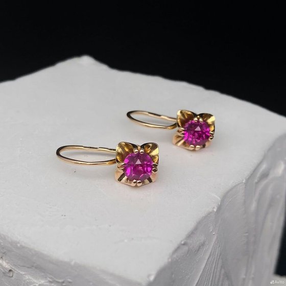 Золотые серьги с камнями 583пр. вес: 3,22гр