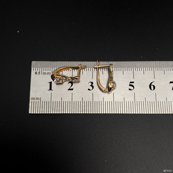 Золотые серьги с камнями 585пр. вес: 2,29гр