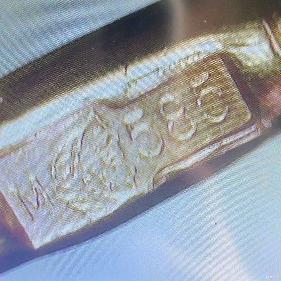 Золотые серьги с камнями 585пр. вес: 1,38гр