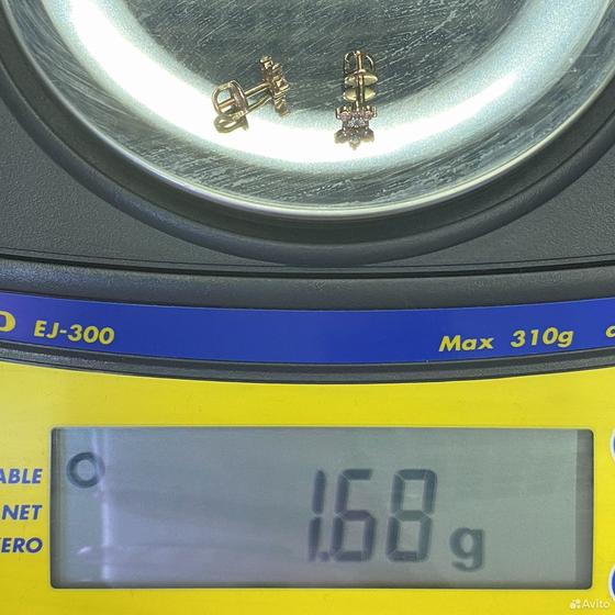 Золотые серьги с камнями 585пр. вес: 1,68гр