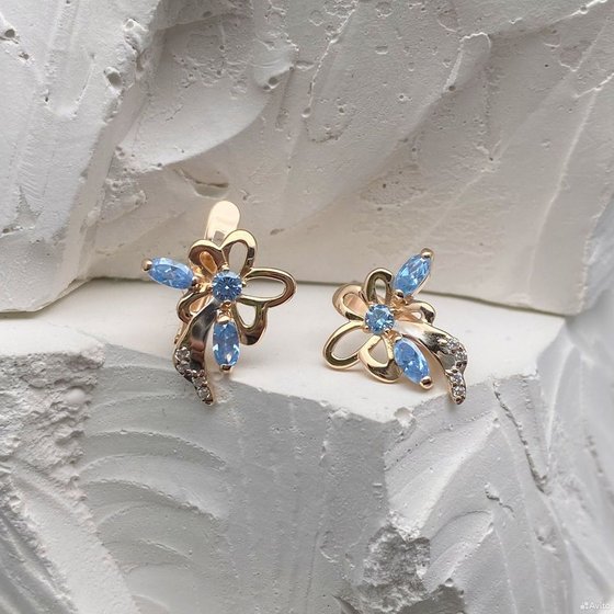 Золотые серьги с камнями 585пр. вес: 2,24гр