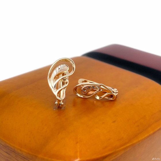 Золотые серьги 585пр. вес: 1,52гр