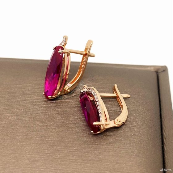Золотые серьги с камнями 585пр. вес: 3,23гр