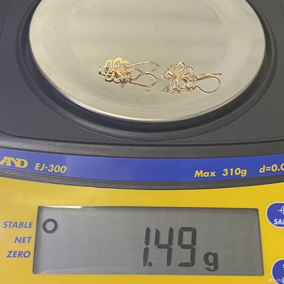 Золотые серьги 585пр. вес: 1,49гр