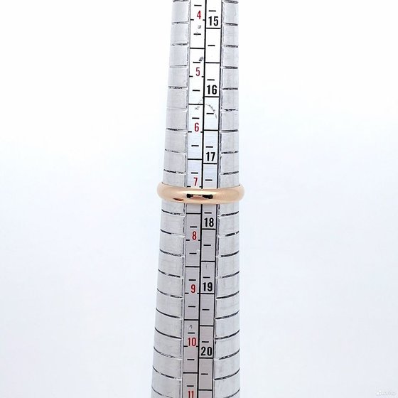 Золотое кольцо 585пр. вес: 2,53гр. размер: 17,5