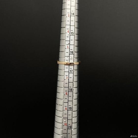 Золотое кольцо с камнями 585пр. размер: 16,5