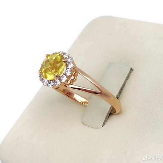 Золотое кольцо с камнями 585пр. размер: 17,4
