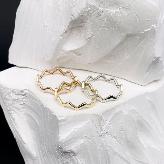 Золотое кольцо 585пр. вес: 3гр. размер: 17