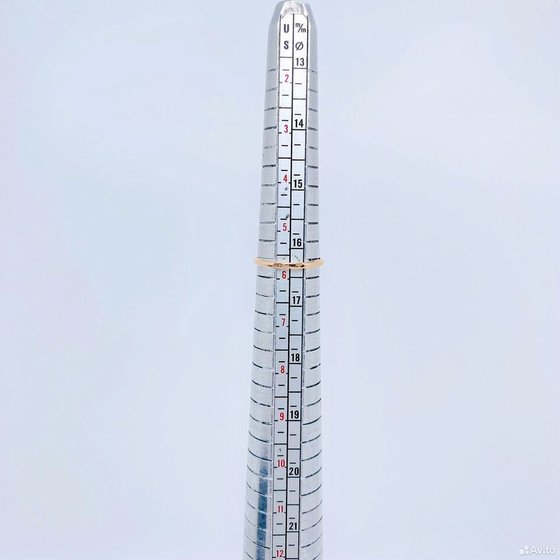 Золотое кольцо 585пр. вес: 1,22гр. размер: 16,3