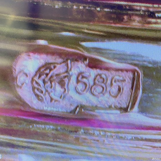 Золотое кольцо с камнями 585пр. размер: 16,3