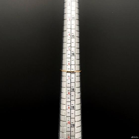 Золотое кольцо с камнями 585пр. размер: 17