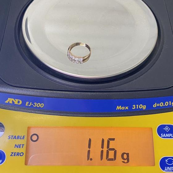 Золотое кольцо с камнями 585пр. размер: 15,9