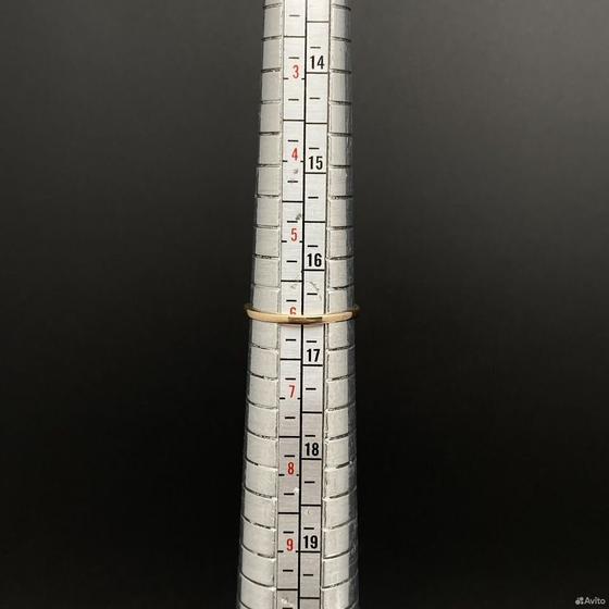 Золотое кольцо с камнями 585пр. размер: 16,5