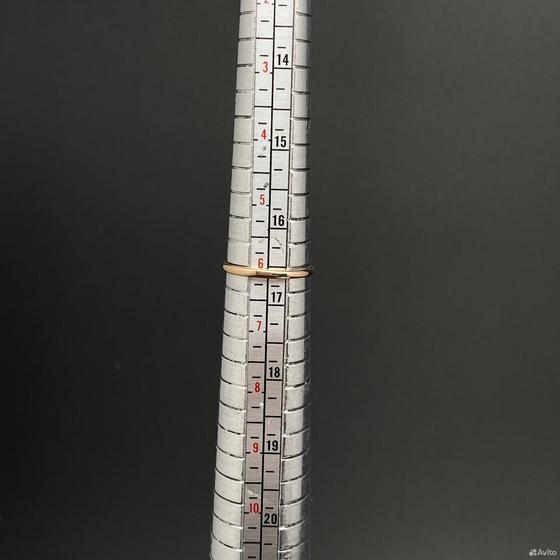 Золотое кольцо с камнями 583пр. размер: 16,6