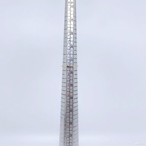 Золотое кольцо с бриллиантами 585пр. размер: 17,5