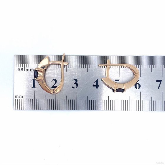 Золотые серьги с камнями 585пр. вес: 4,44гр