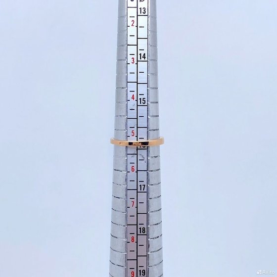 Золотое кольцо с камнем 585пр. размер: 15,9