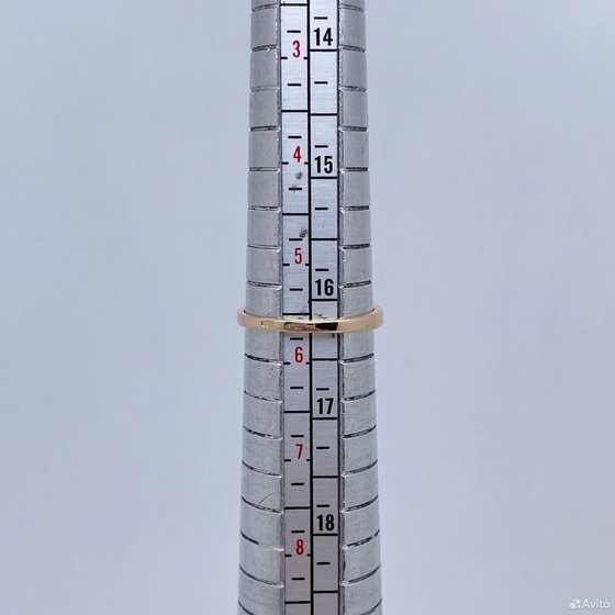 Золотое кольцо с камнями 585пр. размер: 16,2