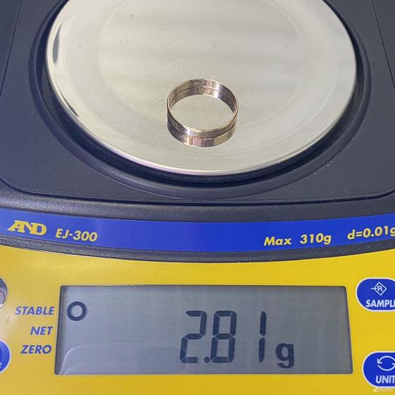 Золотое кольцо 585пр. вес: 2.81гр. размер: 23