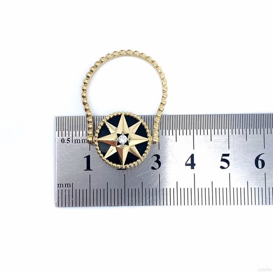 Золотое кольцо с камнями 585пр. размер: 21,5