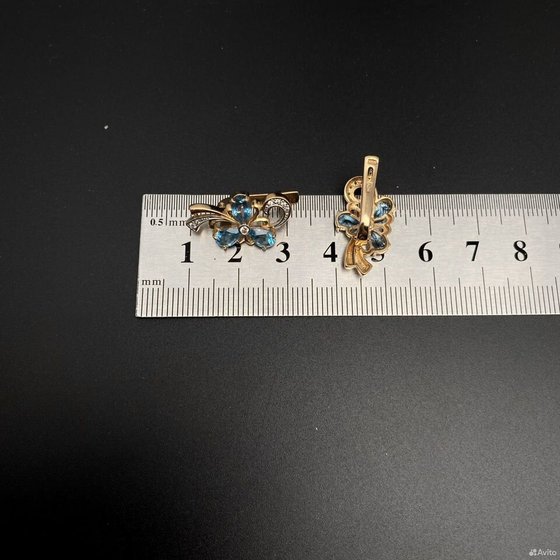 Золотые серьги с камнями 585пр. вес: 5,47гр