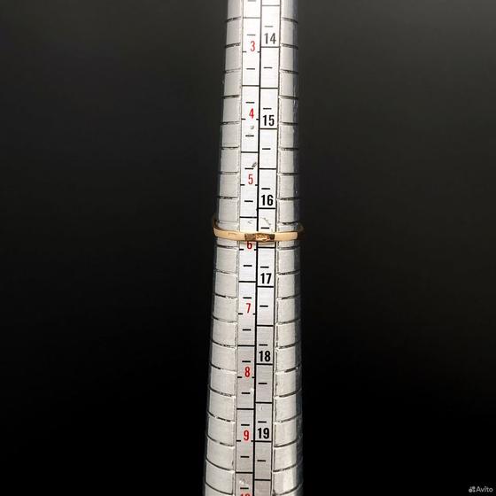 Золотое кольцо с камнями 585пр. размер: 16,3