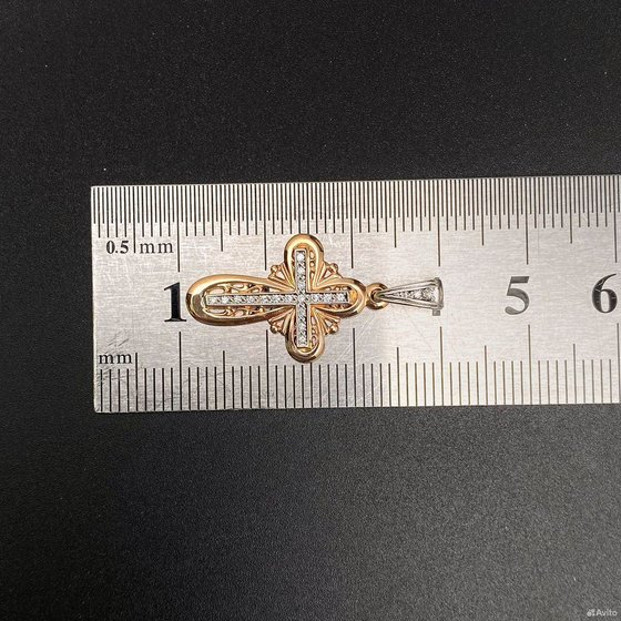 Золотой крест с бриллиантами 585пр. вес: 1,91гр