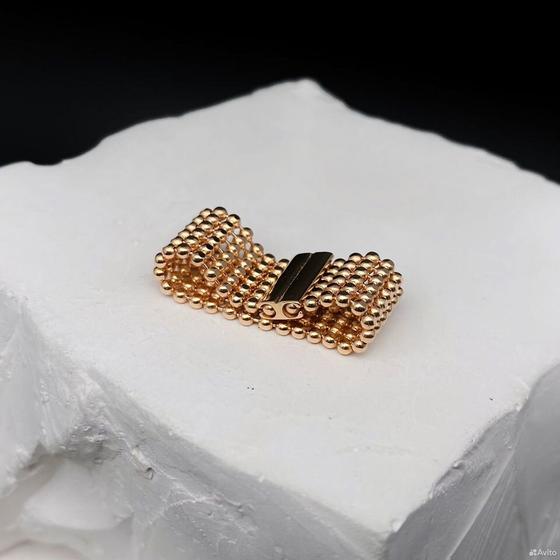 Золотое кольцо 585пр. вес: 3,17гр. размер: 17