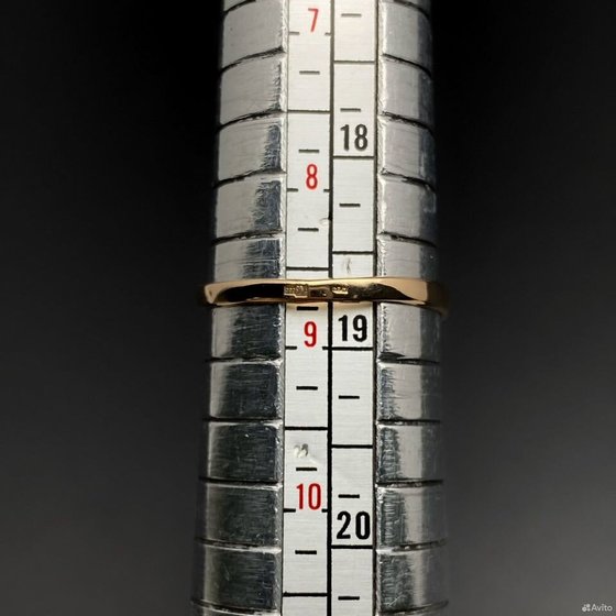 Золотое кольцо с камнем 585пр. размер: 18,7