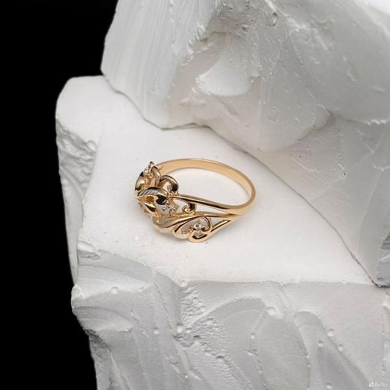 Золотое кольцо с камнями 585пр. размер: 16,3