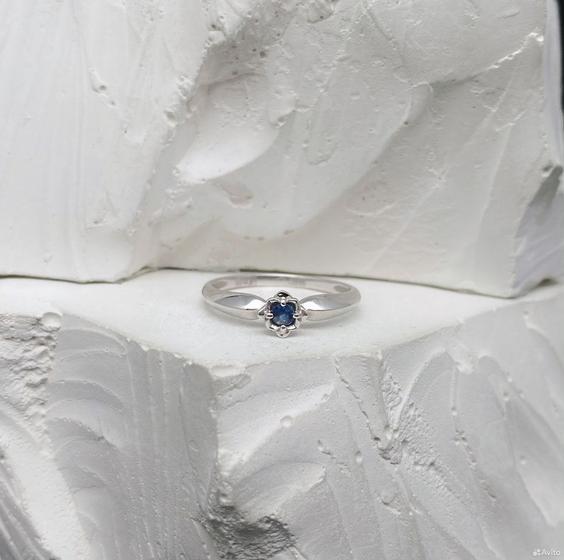 Золотое кольцо с камнем 585пр. вес: 1,17гр. размер