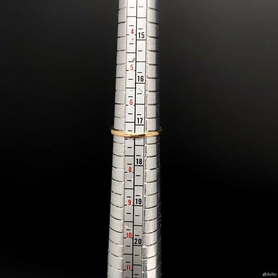 Золотое кольцо с камнями 585пр. размер: 17,3