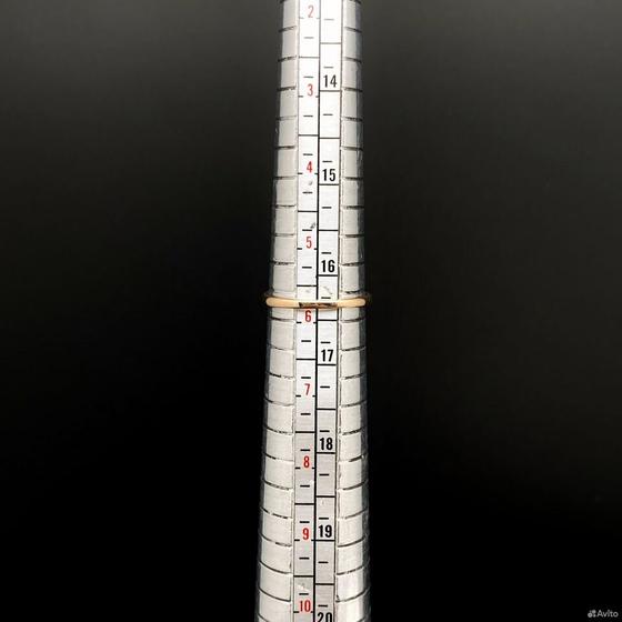 Золотое кольцо с камнями 585пр. размер: 16,3