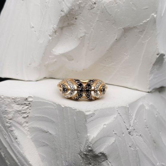 Золотое кольцо с камнями 585пр. размер: 17,3