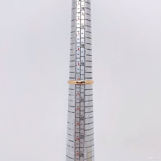 Золотое кольцо с камнями 585пр. размер: 20