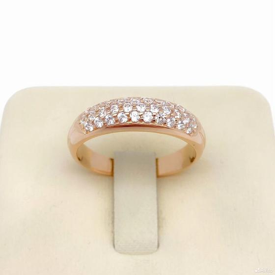 Золотое кольцо с камнями 585пр. размер: 17,7