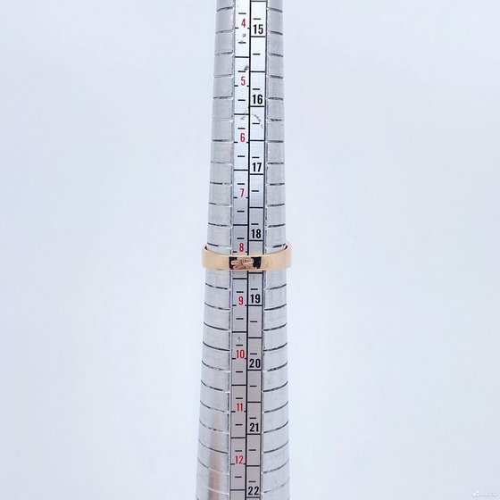 Золотое кольцо с камнями 585пр. размер: 18,4