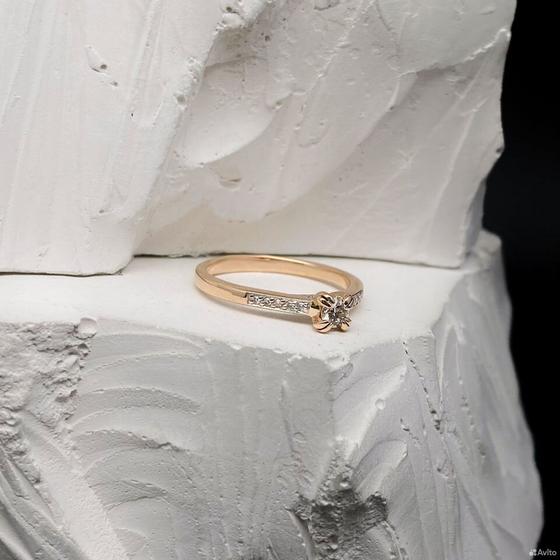 Золотое кольцо с бриллиантами 585пр. размер: 16,5