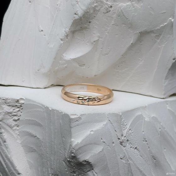 Золотое кольцо с бриллиантами 585пр. размер: 17,8