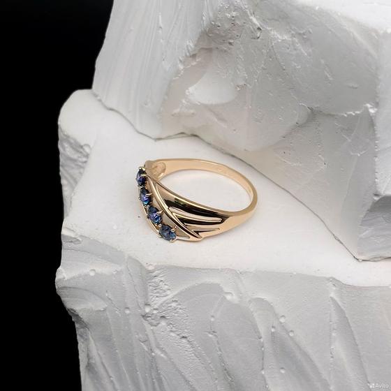 Золотое кольцо с камнями 585пр. размер: 18,7