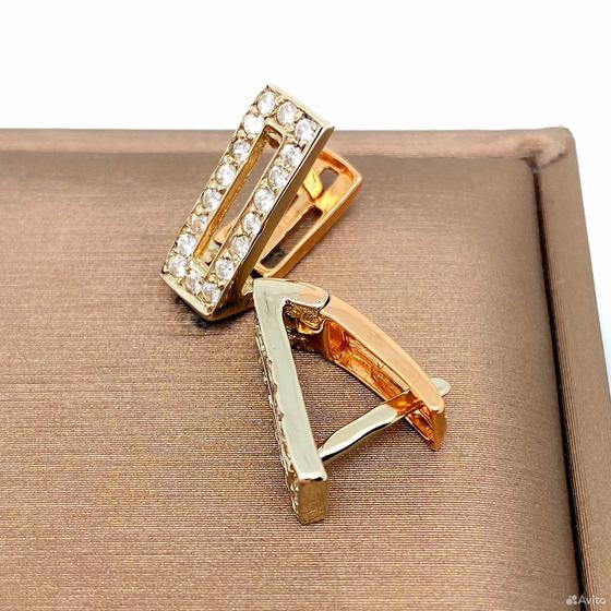 Золотые серьги с камнями 585пр. вес: 3,41гр