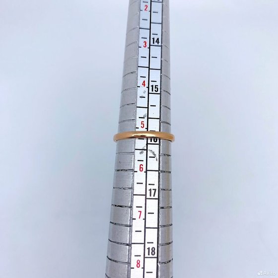Золотое кольцо с камнем 585пр. размер: 15,8
