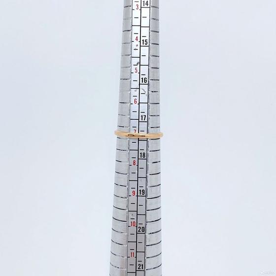 Золотое кольцо с камнями 585пр. размер: 17,4