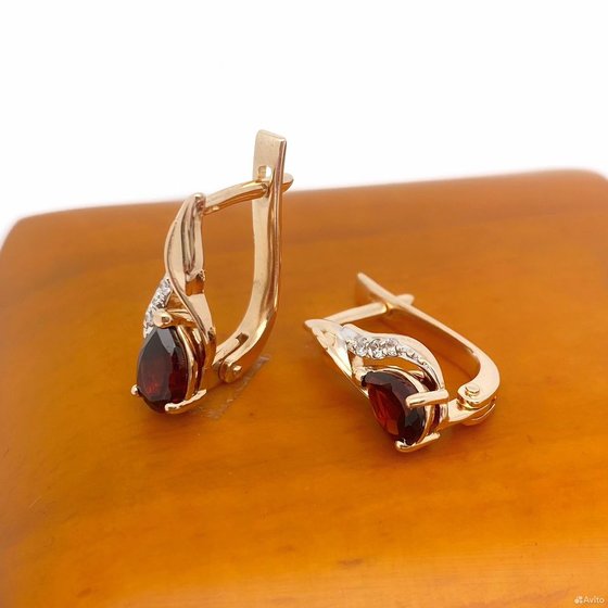Золотые серьги с бриллиантами 585пр. вес: 2,49гр